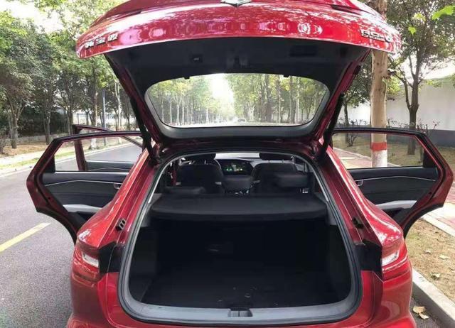 省吃俭用两年，9万提了台B级车，开出30万跑车既视感