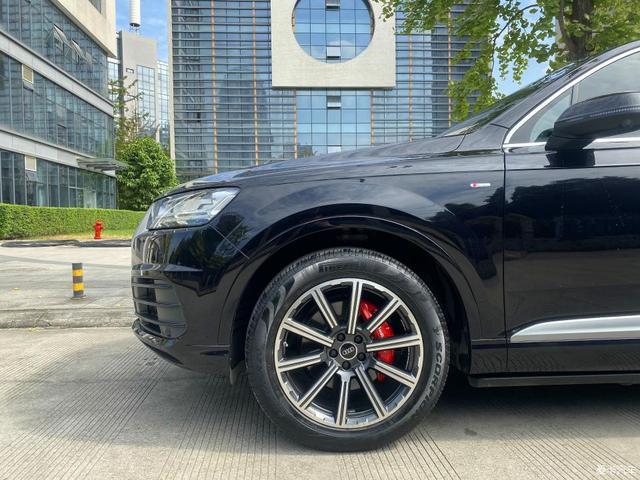 终于提车了，奥迪Q7提车及小改作业，幸亏当初没买发现5和XC90