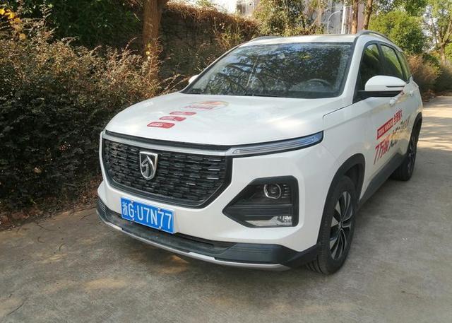 不到8万提了一辆全球车，6个VIP座位，出自大厂，还是外交官座驾