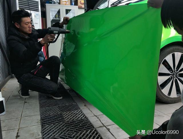 绿色很普遍 但是珊瑚金绿色的起亚K5的确是路上的风景线