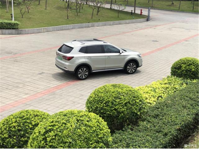 落地20多万，百公里油耗3L，荣威ERX5提车1年后悔吗？