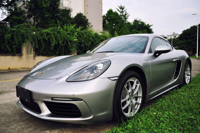 保时捷718Cayman，不仅男生有跑车梦，女生也同样有
