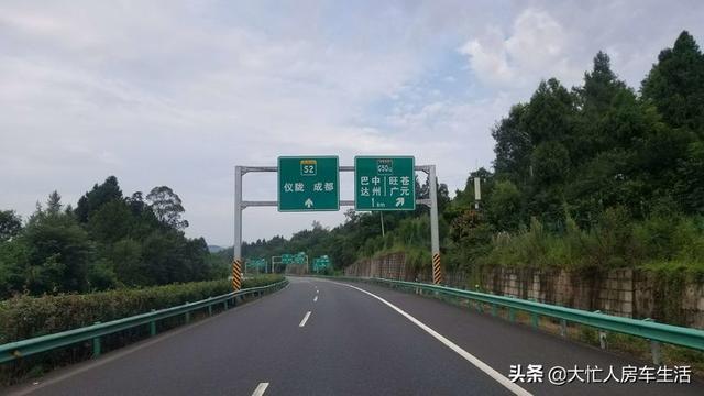 从保定提车到成都第一次开依维柯自动挡，体验怎么样