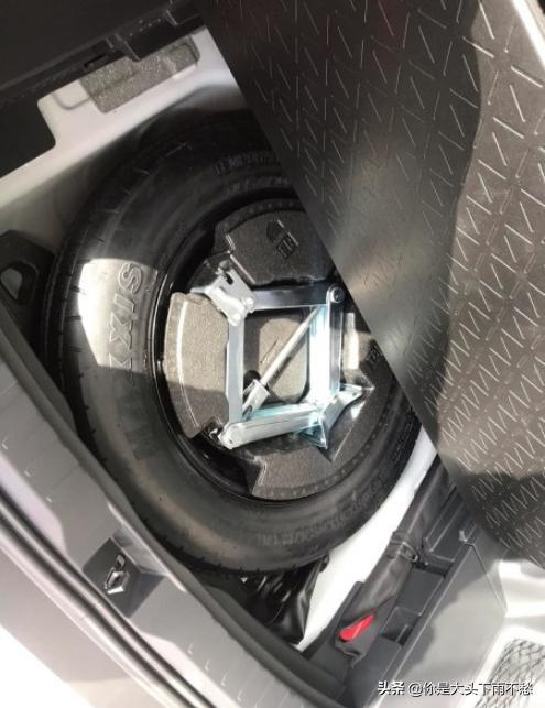 人逢喜事精神爽 喜提新车 新款车型