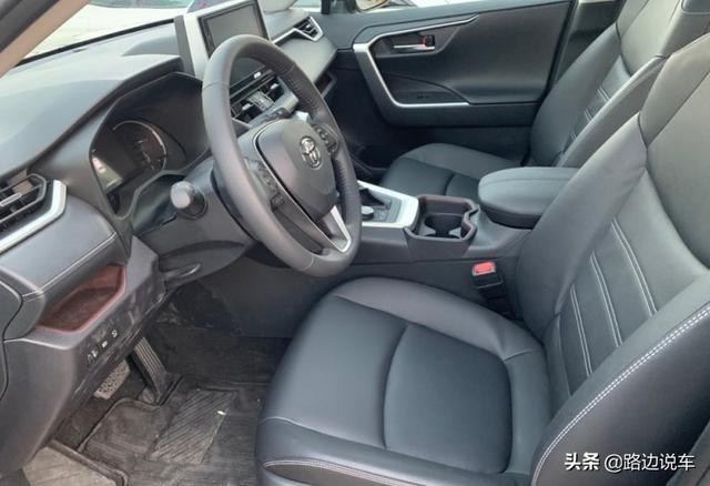 放弃本田CRV，23万买了全新丰田RAV4荣放，修车师傅：你很懂车