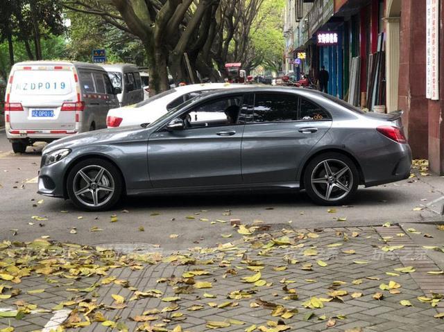 奔驰C200月光石灰改装案例 标轴改起来更有颜值