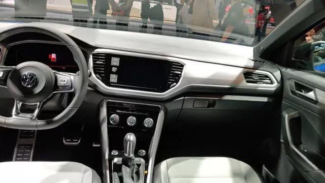 全面对比探歌与WEY VV5安全配置后，90后毫不犹豫提了它