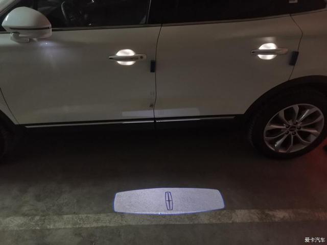 林肯MKC四驱尊雅提车，30万入手的美式豪华SUV比X1、GLC强太多？