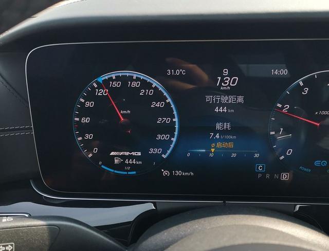 銥银色奔驰GT50提车、用车作业，车主：看我内饰就知道值多钱