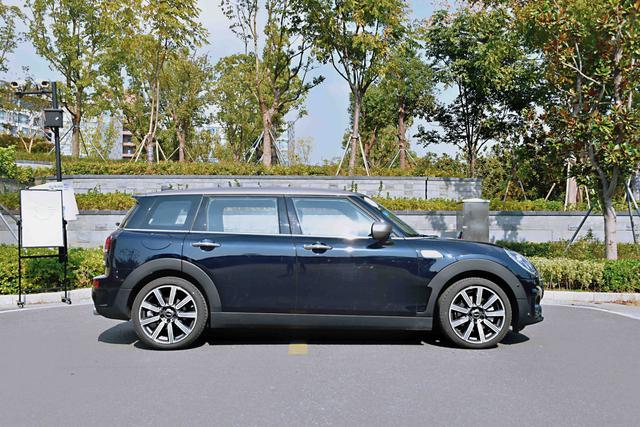 在22岁的年纪试驾MINI 我想到了10年后的自己