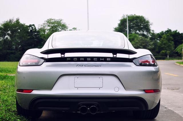 保时捷718Cayman，不仅男生有跑车梦，女生也同样有