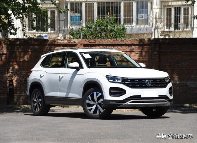 媳妇想买RAV4荣放，我却咬牙22万提大众探岳，修车师傅：你很懂车