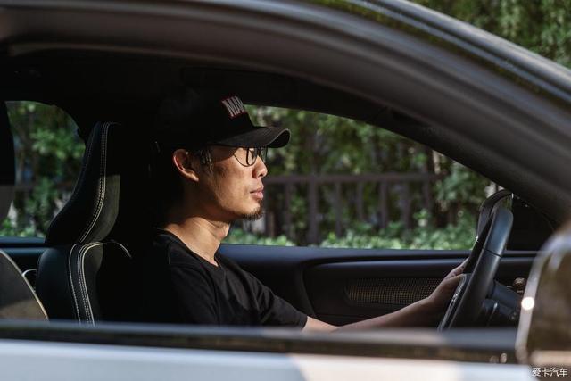 看重科技配置，数码博主提车沃尔沃XC40，如今后悔吗