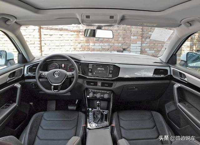 媳妇想买RAV4荣放，我却咬牙22万提大众探岳，修车师傅：你很懂车
