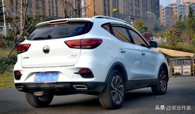 百公里油耗6.2L，造型别致的名爵ZS到底怎么样？车主这样说