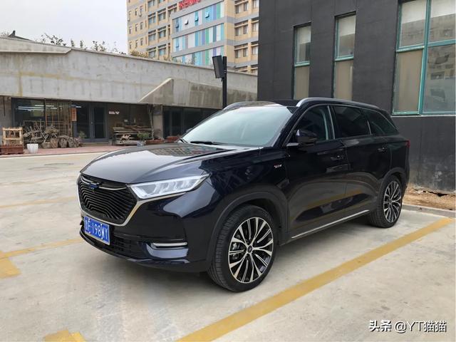 提车爱车X7以后，赶紧给贴个膜滋润一下