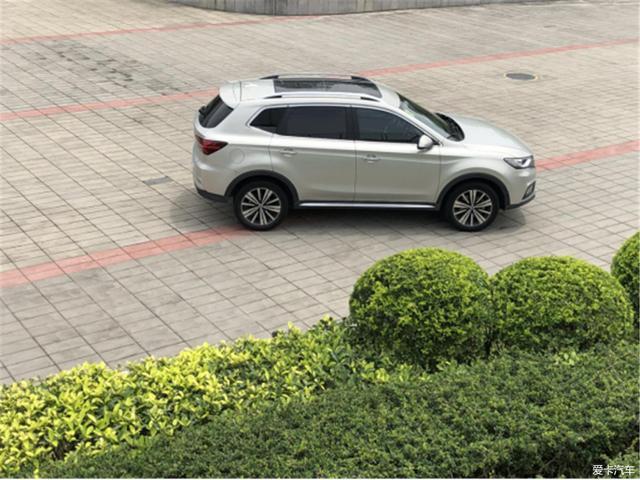 落地20多万，百公里油耗3L，荣威ERX5提车1年后悔吗？