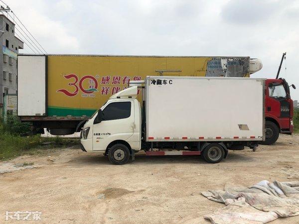 卡友喜提飞碟缔途车模，秀出超清正面照，此时一只柠檬精悄悄路过