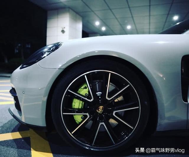 Panamera的哑灰，提车作业在此浅谈。