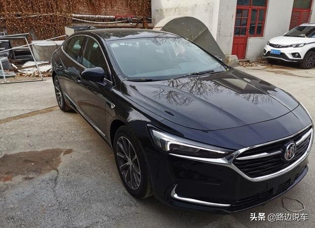 放弃帕萨特20万买了别克君越，开了2000公里后，车主：我选择对了