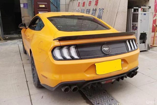 车主：圆梦MUSTANG，推背感很强，车身接缝比较大