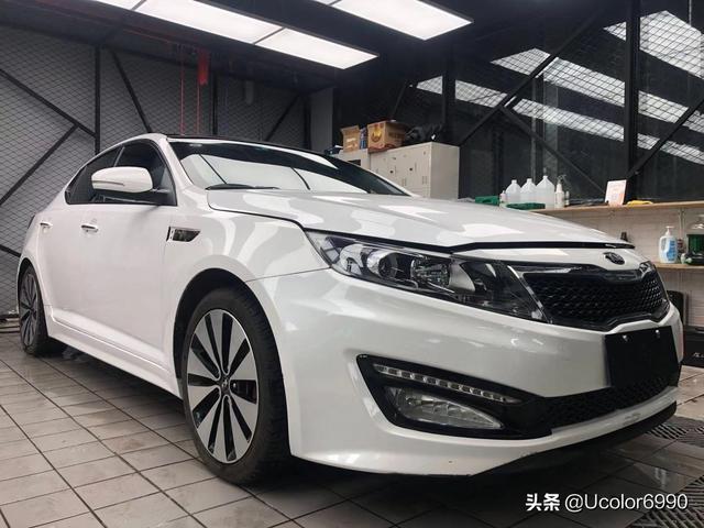 绿色很普遍 但是珊瑚金绿色的起亚K5的确是路上的风景线