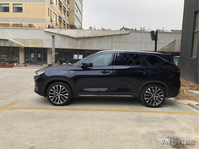 提车爱车X7以后，赶紧给贴个膜滋润一下