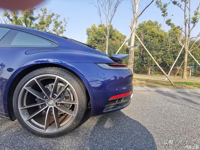 2020款保时捷911 carrera提车，颜值出众，内饰精美
