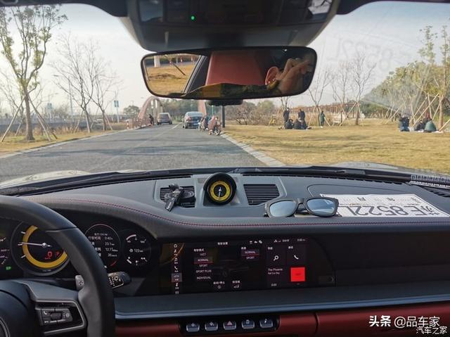 2020款保时捷911 carrera提车，颜值出众，内饰精美