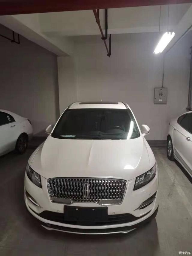 林肯MKC四驱尊雅提车，30万入手的美式豪华SUV比X1、GLC强太多？