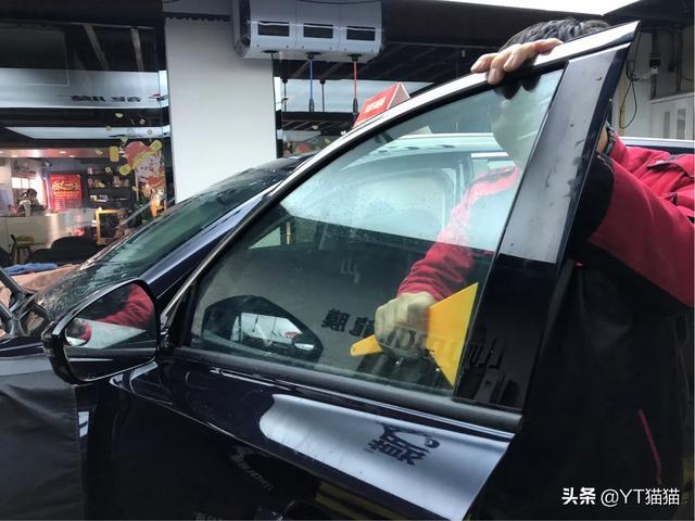 提车爱车X7以后，赶紧给贴个膜滋润一下