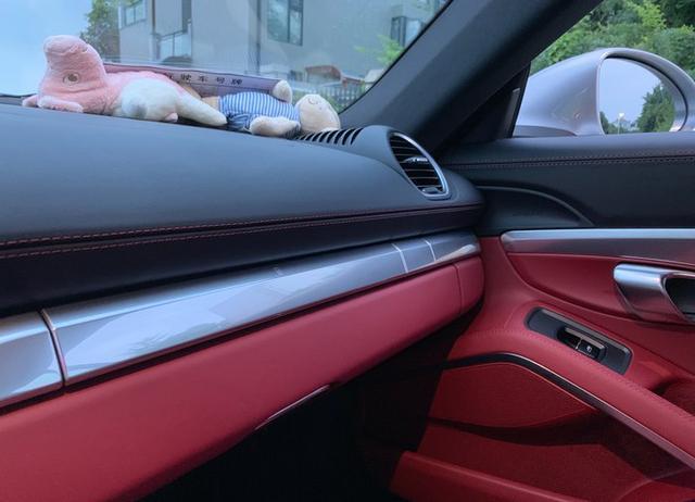 保时捷718Cayman，不仅男生有跑车梦，女生也同样有