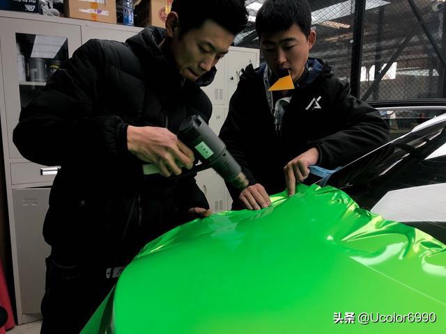 绿色很普遍 但是珊瑚金绿色的起亚K5的确是路上的风景线