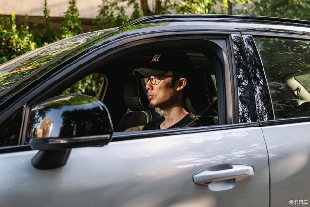看重科技配置，数码博主提车沃尔沃XC40，如今后悔吗