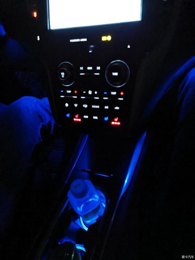 林肯MKC四驱尊雅提车，30万入手的美式豪华SUV比X1、GLC强太多？