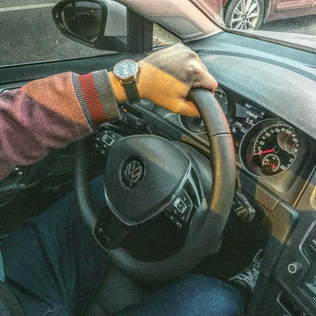 外观优雅酷炫 分享高尔夫用车