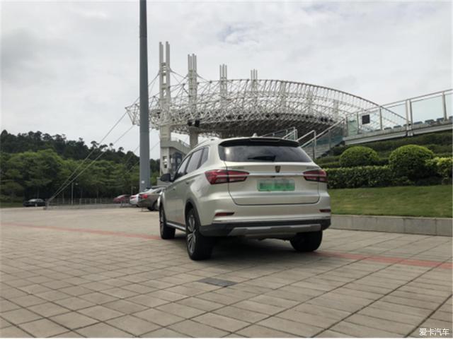 落地20多万，百公里油耗3L，荣威ERX5提车1年后悔吗？