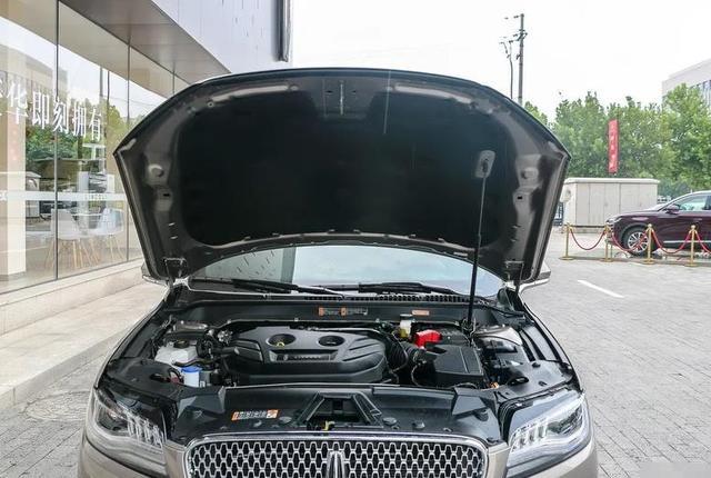 22.3万喜提林肯MKZ，再换到奥迪A4L上，车主：对比差距明显