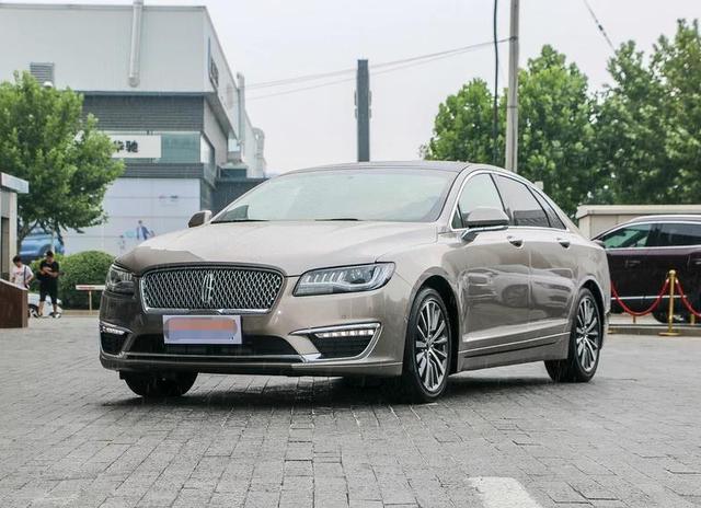22.3万喜提林肯MKZ，再换到奥迪A4L上，车主：对比差距明显
