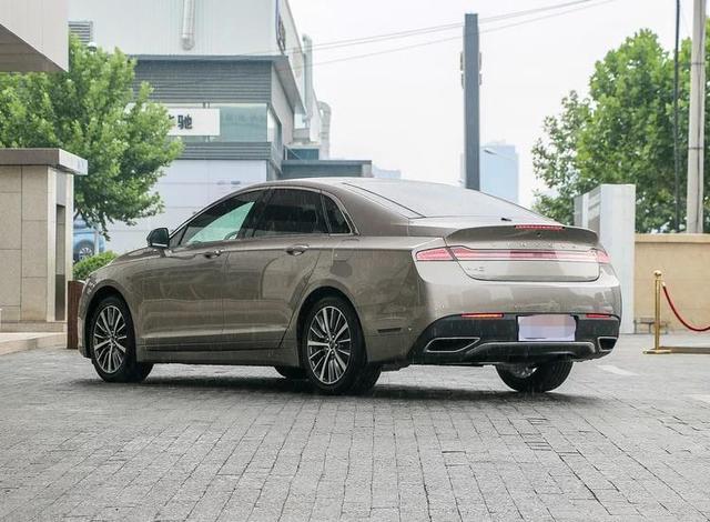 22.3万喜提林肯MKZ，再换到奥迪A4L上，车主：对比差距明显