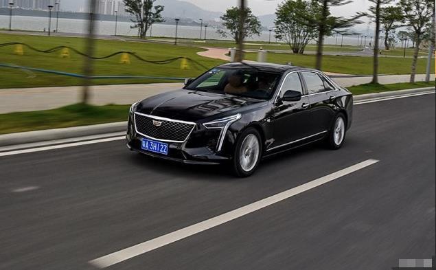 35.9万喜提凯迪拉克CT6，2个月后再开朋友的奥迪A6L，差距明显