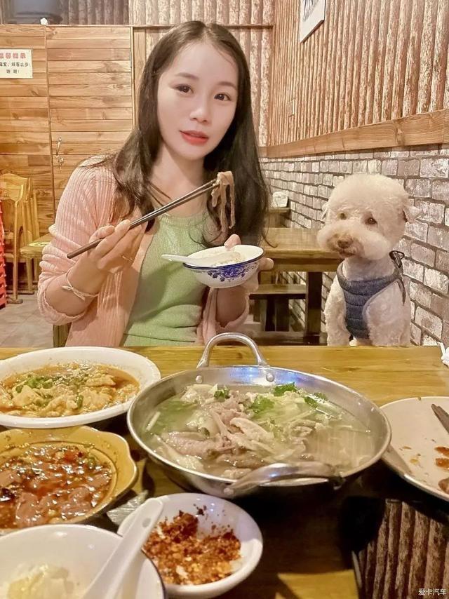 提车奔驰GLA，美女司机自驾GLA挑战川西，附用车感受分享