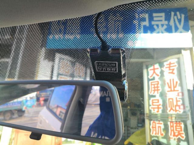 小波罗配大屏，中控台立马靓起来。再也不怕倒车盲区了
