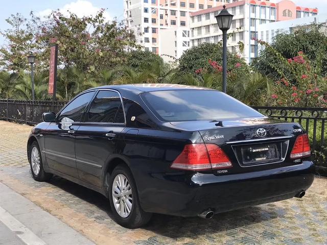 到手一台07年皇冠3.0沙龙导航版