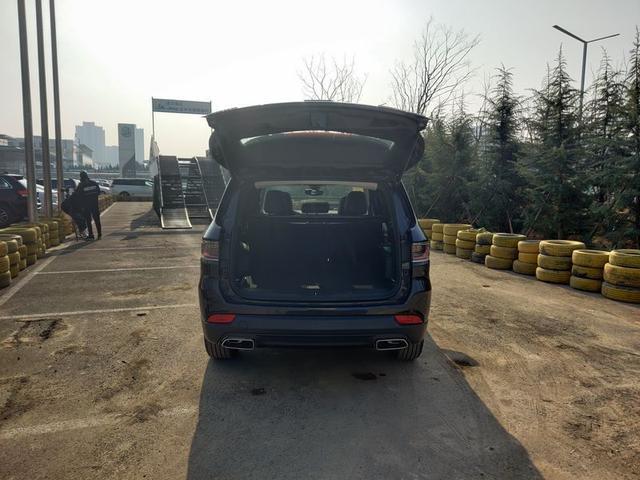 目标明确轻车熟路 JEEP指挥官提车路