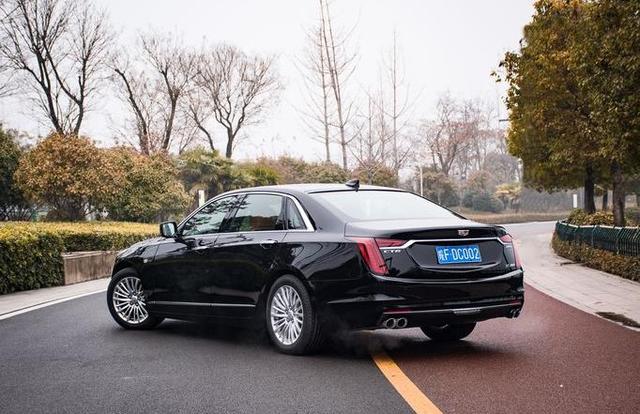 35.9万喜提凯迪拉克CT6，2个月后再开朋友的奥迪A6L，差距明显