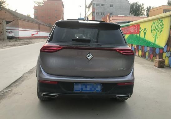 年入10万提SUV，轴距2米7配钻石车标，过年下乡邻居都说车值30万