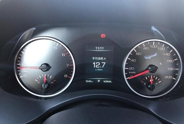 炮提车作业全新长城炮皮卡提车落地15万车友首晒油耗四驱比h9还给力