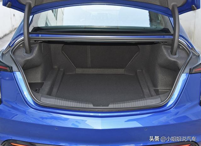 凯迪拉克CT5性价比高吗？听听车主对它的评价吧