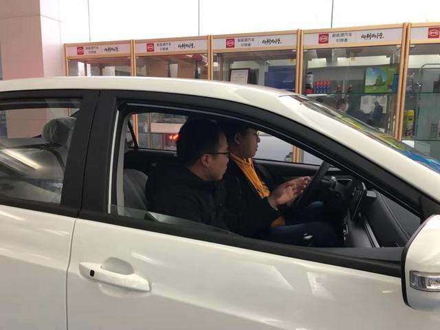 出租车师傅选车记：不看牌子看实力，试完全新秦燃油，果断提车